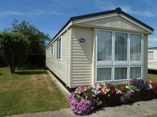 ホテルCopthorne Caravans Merston エクステリア 写真