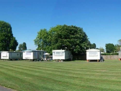ホテルCopthorne Caravans Merston エクステリア 写真